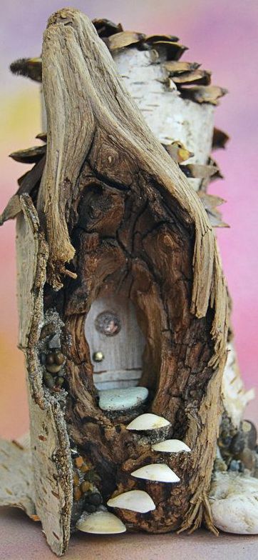 5 favorite Fairie doors in hollowed out Tree. 5 of our favorite fairy doors to inspire you|fairiehollow.com