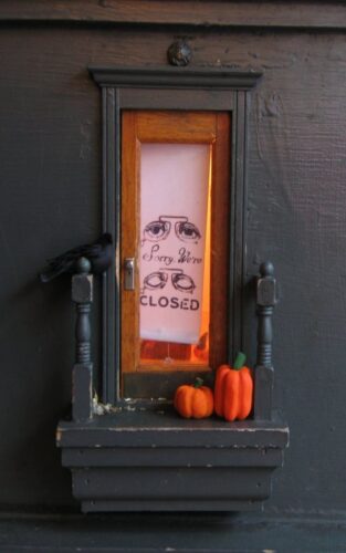 Fairy Door with closed sign